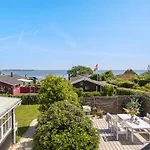 Lilie - 150m From The Sea By Interhome Nyaraló